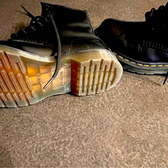 BLACK 1460W DR. MARTENS - SZ US 8 - WOMEN. WORN 1x! - Picture 2 of 3